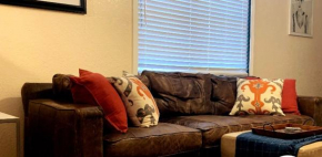 Lovely private room downtown Houston no kids no smoking inside